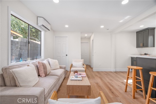 5019 Hub Street photo 6