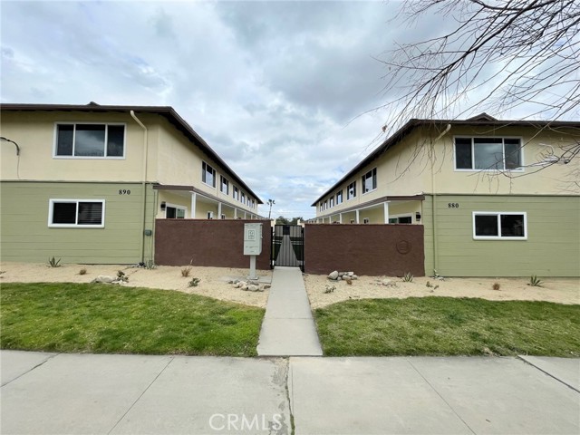 Detail Gallery Image 1 of 30 For 890 N Campus Ave a,  Upland,  CA 91786 - 3 Beds | 1/1 Baths