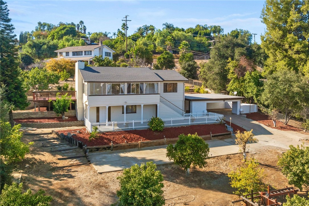 Detail Gallery Image 1 of 58 For 2401 Sunset Dr, Escondido,  CA 92025 - 4 Beds | 2 Baths