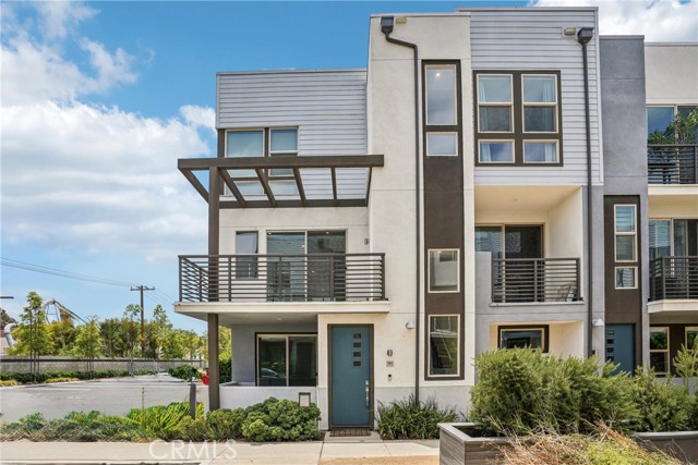 301 Placemark, Irvine CA: https://media.crmls.org/medias/8d5b247a-91c0-41b3-a912-d4413c656b07.jpg