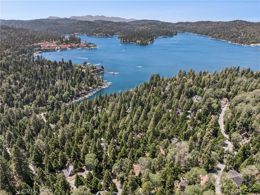 https://media.crmls.org/medias/8d5b8730-4e8f-4a24-aa4d-f68cca253fc7.jpg?preset=X-Large
