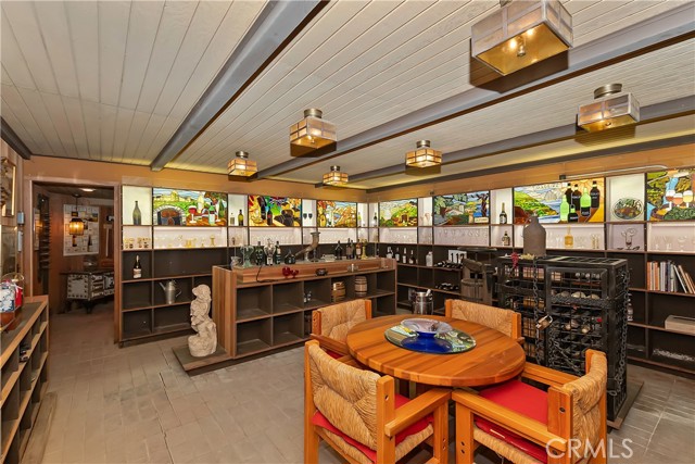 27280 Peninsula Drive, Lake Arrowhead CA: https://media.crmls.org/medias/8d5b8f5e-b086-4e5d-95b9-25282184e8cb.jpg