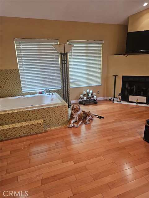 3946 Knobhill Drive, Sherman Oaks CA: https://media.crmls.org/medias/8d5ba262-c277-46b8-b785-36a568346bdd.jpg