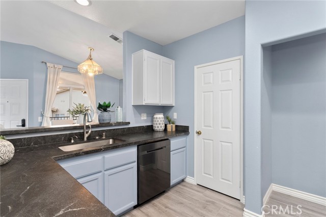 8d5bb5f5 935e 4a3b A33e 99041b37b98b