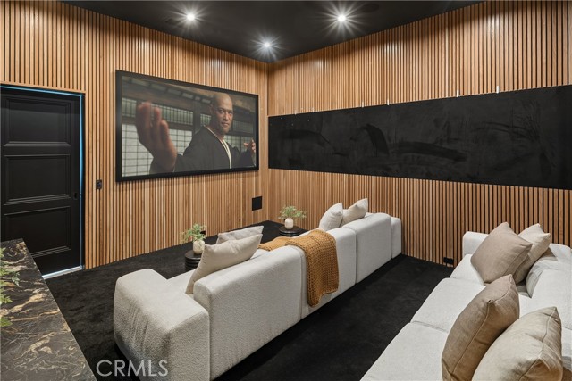 Detail Gallery Image 18 of 56 For 20511 Wells Dr, Woodland Hills,  CA 91364 - 6 Beds | 6/1 Baths