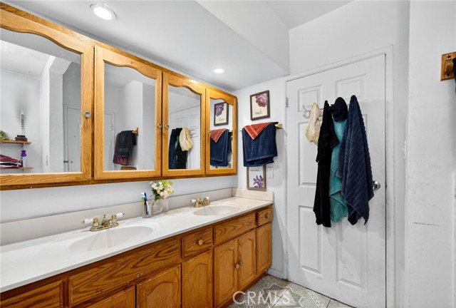 Detail Gallery Image 20 of 33 For 1803 E 109th Pl, Los Angeles,  CA 90059 - 5 Beds | 2 Baths