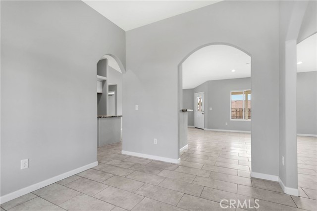 Detail Gallery Image 10 of 34 For 10376 Portland Ave, Hesperia,  CA 92345 - 4 Beds | 2/1 Baths