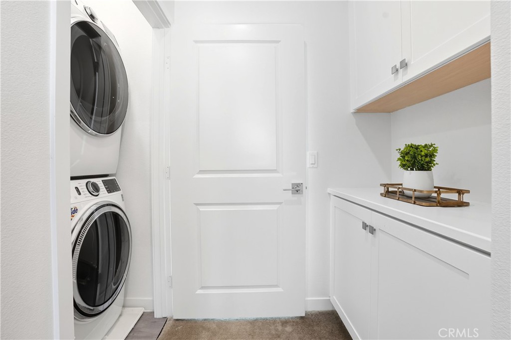 8d5db2b5 A033 4a64 8f0a A8e54a4a0858