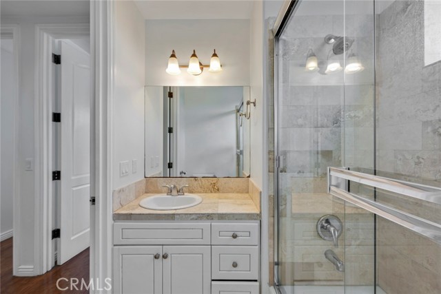 Detail Gallery Image 25 of 36 For 5027 Colfax Ave #1,  Valley Village,  CA 91601 - 3 Beds | 3 Baths