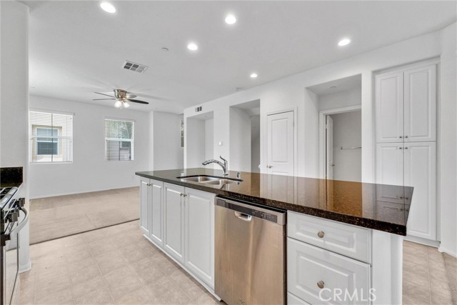 Detail Gallery Image 5 of 19 For 147 Royal Way, Upland,  CA 91786 - 3 Beds | 2/1 Baths