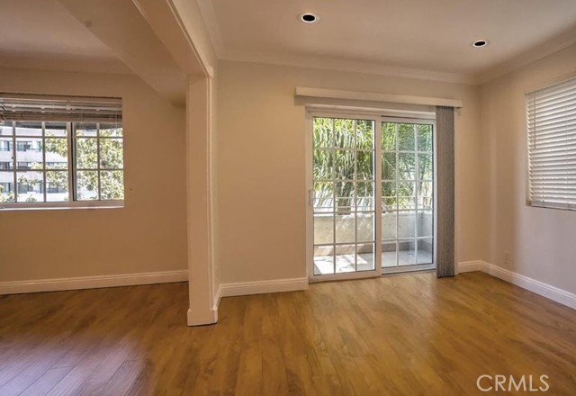 Detail Gallery Image 5 of 27 For 10645 Wilshire Bld #201,  Los Angeles,  CA 90024 - 2 Beds | 2 Baths