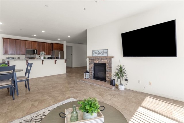 Detail Gallery Image 7 of 23 For 18345 Betony Pl, San Bernardino,  CA 92407 - 3 Beds | 2 Baths