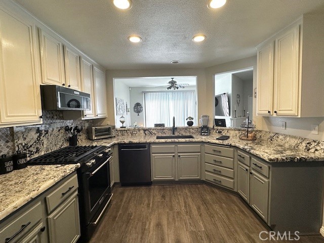 Detail Gallery Image 9 of 42 For 2275 Indigo Hills Dr #3,  Corona,  CA 92879 - 3 Beds | 2/1 Baths