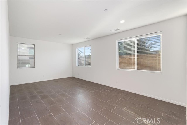 Detail Gallery Image 14 of 47 For 3126 E Painted Crescent St, Ontario,  CA 91762 - 3 Beds | 2/1 Baths