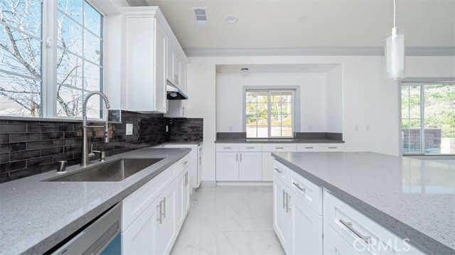Detail Gallery Image 20 of 57 For 3994 La Hacienda Dr, San Bernardino,  CA 92404 - 4 Beds | 4/1 Baths