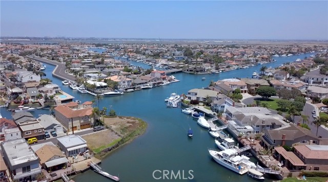 16685 S Pacific Avenue, Sunset Beach CA: https://media.crmls.org/medias/8d60f64b-81bd-4d0d-80a1-e56bd295cf6b.jpg