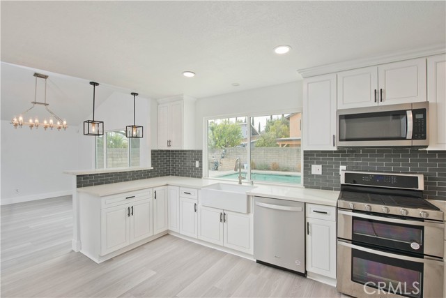 Detail Gallery Image 8 of 24 For 10257 Nevada Ave, Chatsworth,  CA 91311 - 3 Beds | 2/1 Baths