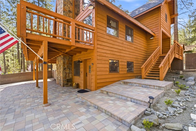 Detail Gallery Image 4 of 60 For 1137 Edna, Wrightwood,  CA 92397 - 5 Beds | 3 Baths