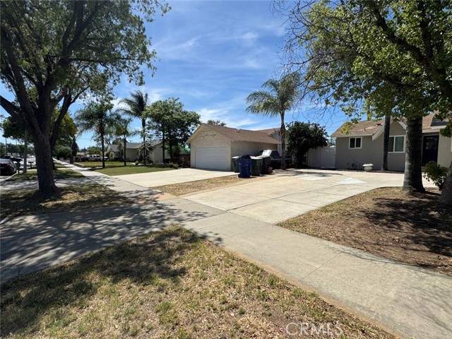 8667 Colorado Avenue, Riverside CA: https://media.crmls.org/medias/8d622bc2-6039-450a-a58a-2399d3b14fd3.jpg