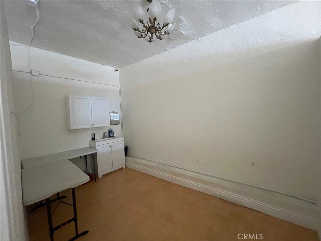 MLS #WS25247522 image #10