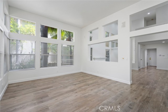 3 Toscany, Irvine CA: https://media.crmls.org/medias/8d639bb1-36dc-41ad-a0b7-21051a5031f1.jpg