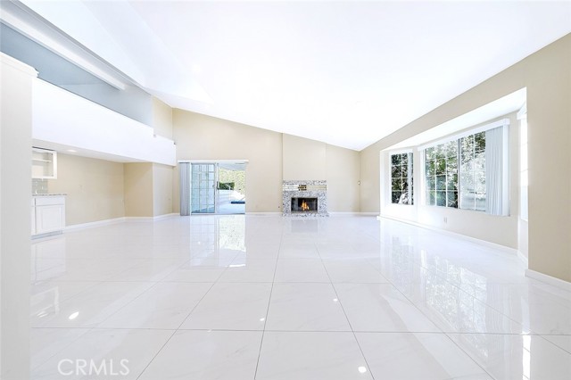 Detail Gallery Image 14 of 52 For 2255 E Chevy Chase Dr, Glendale,  CA 91206 - 4 Beds | 3 Baths