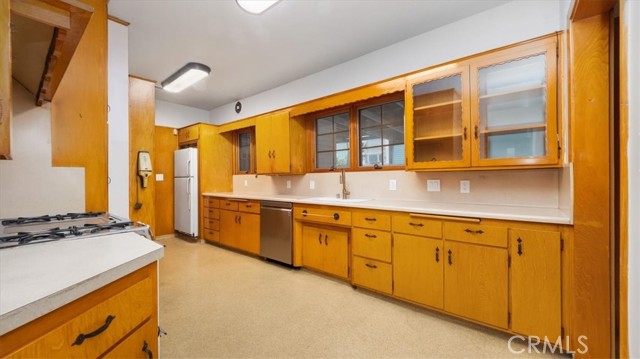 Detail Gallery Image 5 of 23 For 15849 San Jose Ave, La Puente,  CA 91744 - 3 Beds | 1 Baths