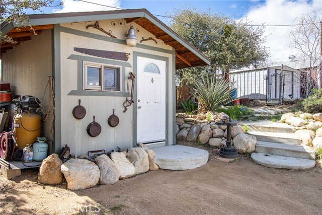 Detail Gallery Image 38 of 55 For 2863 Ox Yoke, Pioneertown,  CA 92268 - 6 Beds | 4 Baths