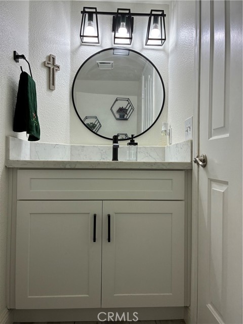 Detail Gallery Image 10 of 23 For 40060 Milkwood Lane, Murrieta,  CA 92562 - 4 Beds | 2/1 Baths