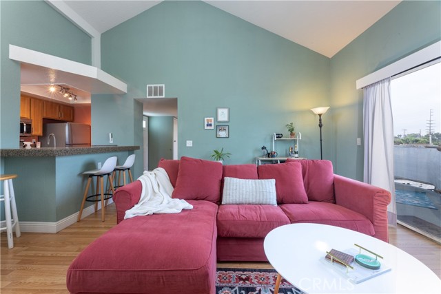 Detail Gallery Image 12 of 35 For 1100 Euclid Ave #304,  Long Beach,  CA 90804 - 2 Beds | 2 Baths