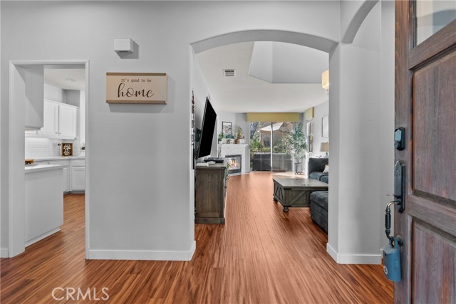 Detail Gallery Image 5 of 37 For 24714 Avignon Dr, Valencia,  CA 91355 - 3 Beds | 3 Baths