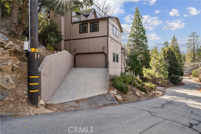 Detail Gallery Image 3 of 42 For 965 Sandalwood Dr, Lake Arrowhead,  CA 92352 - 3 Beds | 3 Baths