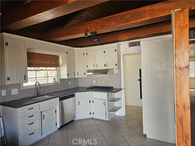 809 Arville Avenue, Barstow CA: https://media.crmls.org/medias/8d6882c6-6f56-4061-aecb-75279da49044.jpg
