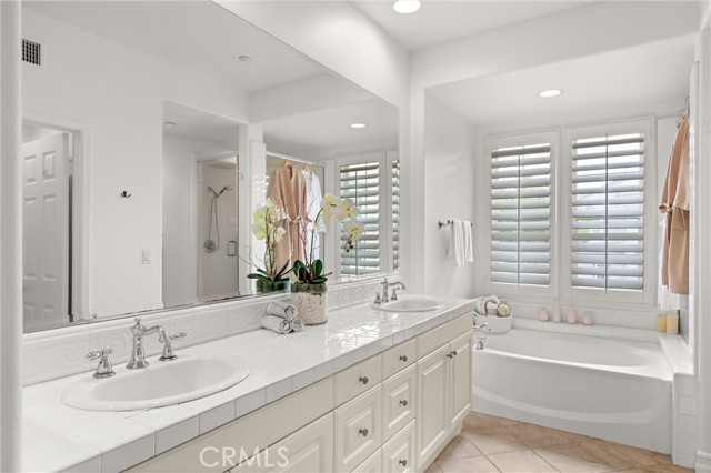 5 Orange Blossom Circle, Mission Viejo CA: https://media.crmls.org/medias/8d698f87-b991-49b1-b434-10857fa07261.jpg