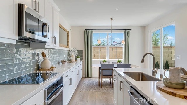 Detail Gallery Image 3 of 23 For 2563 E Hyde Paseo, Ontario,  CA 91762 - 3 Beds | 2/1 Baths