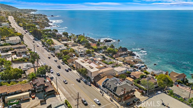2037 S Coast, Laguna Beach CA: https://media.crmls.org/medias/8d69c57c-1fac-4518-991e-b15dfc8acf1b.jpg
