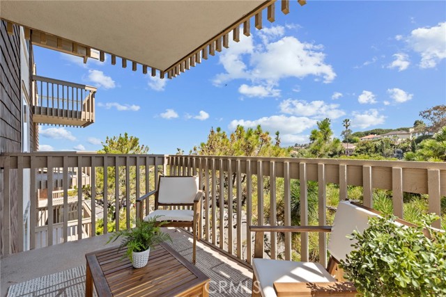 6542 Ocean Crest Drive, Rancho Palos Verdes CA: https://media.crmls.org/medias/8d6a041e-b1e4-4561-8836-98bb7c662658.jpg