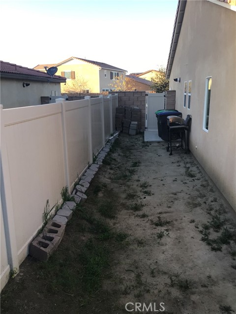 Detail Gallery Image 10 of 10 For 1353 Haven Pl, Hemet,  CA 92543 - 3 Beds | 2 Baths