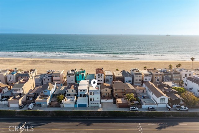 55 B Surfside Avenue, Surfside CA: https://media.crmls.org/medias/8d6a6051-4ce9-446b-933d-cc1407c21b9a.jpg