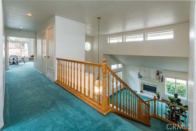 21714 Agajanian Lane, Saugus CA: https://media.crmls.org/medias/8d6a916e-650f-4407-be4e-d7412475578c.jpg