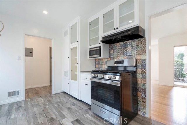 Detail Gallery Image 8 of 32 For 939 N Glendale Ave #3,  Glendale,  CA 91206 - 2 Beds | 2 Baths