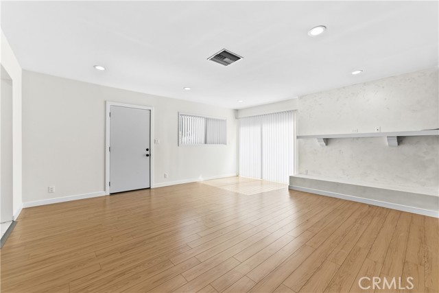 Detail Gallery Image 28 of 29 For 15210 Cohasset St, Van Nuys,  CA 91405 - 4 Beds | 3 Baths