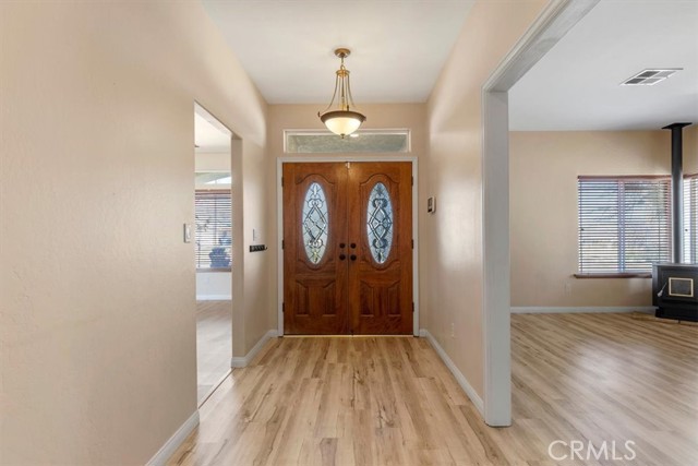 Detail Gallery Image 8 of 49 For 22104 Mccarthy Dr, Tehachapi,  CA 93561 - 3 Beds | 2 Baths
