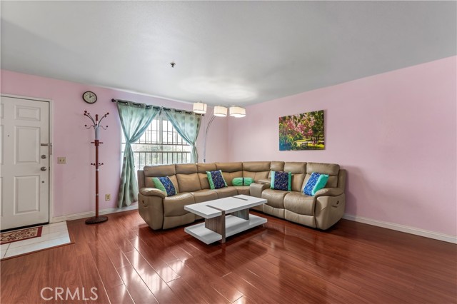 Detail Gallery Image 10 of 45 For 119 N Alhambra Ave #D,  Monterey Park,  CA 91755 - 3 Beds | 3 Baths