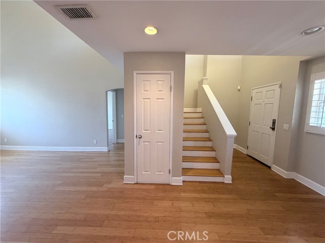 14647 Dickens, 8 photo 2