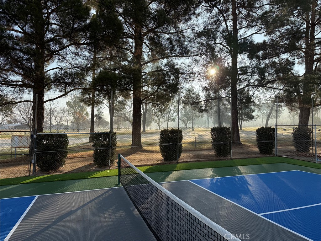 https://media.crmls.org/medias/8d6c9135-4fe7-4073-bbd8-e0eac9728d20.jpg?preset=X-Large