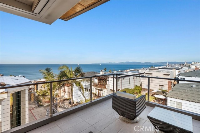 Detail Gallery Image 14 of 75 For 228 31st St, Manhattan Beach,  CA 90266 - 4 Beds | 3/2 Baths
