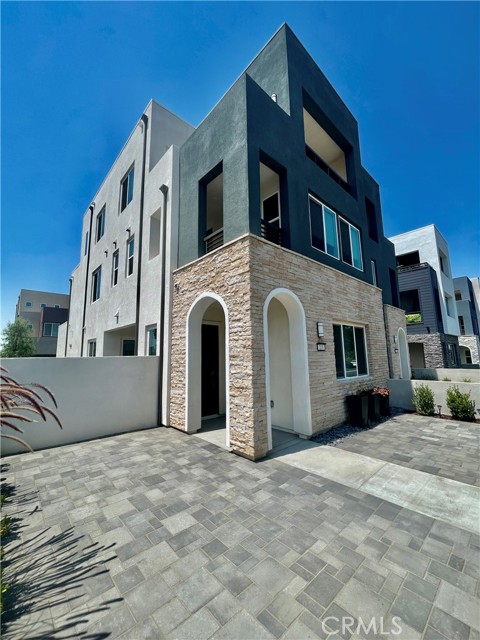 Detail Gallery Image 2 of 20 For 114 Culture, Irvine,  CA 92618 - 3 Beds | 2/2 Baths