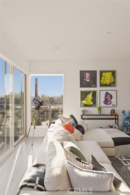 Detail Gallery Image 10 of 62 For 518 E Windsor #305,  Glendale,  CA 91205 - 2 Beds | 2 Baths