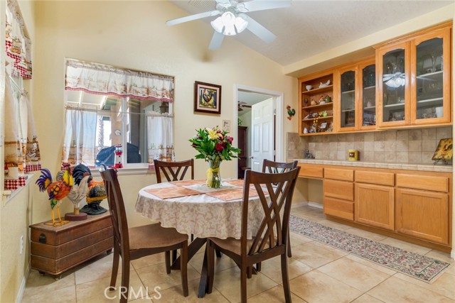 Detail Gallery Image 15 of 55 For 23465 Cherokee Rd, Apple Valley,  CA 92307 - 5 Beds | 3/1 Baths